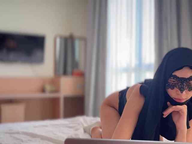 hiddenCrazySlut's chat room