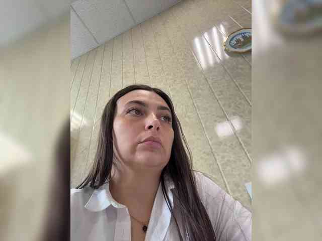 LustySass's chat room