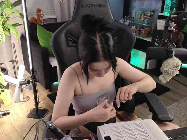 Kira_Li_Lime's chat room