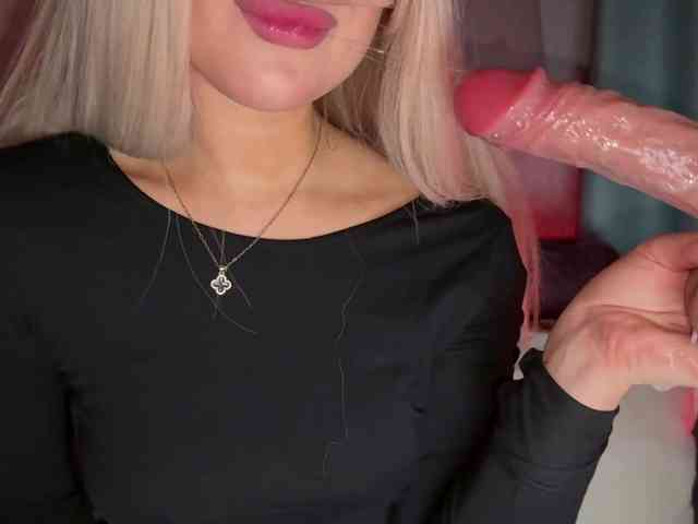 PinkFoxya's chat room