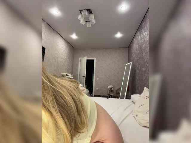 SweetyUAngel's chat room