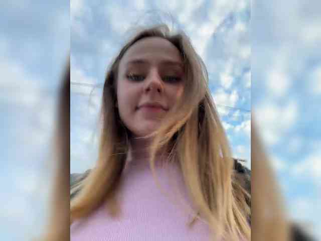 -Angel-Ali-'s chat room