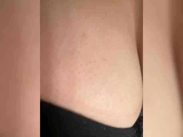 Cherry69Kiss's chat room