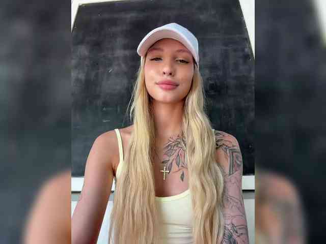 Cristi-Candy's chat room