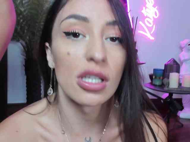 LunaMystyque's chat room