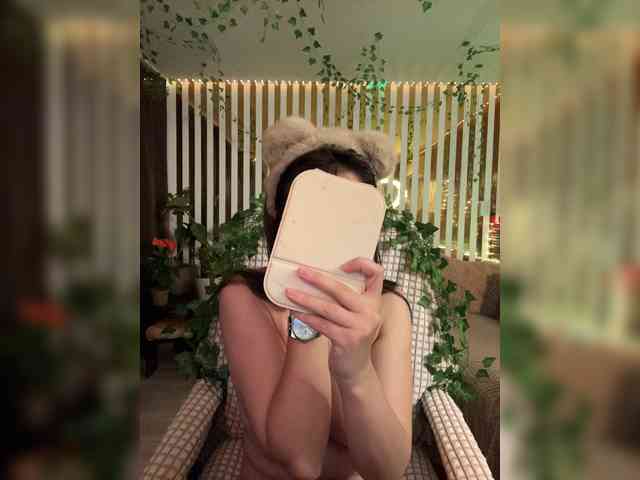 -Violetttttka-'s chat room