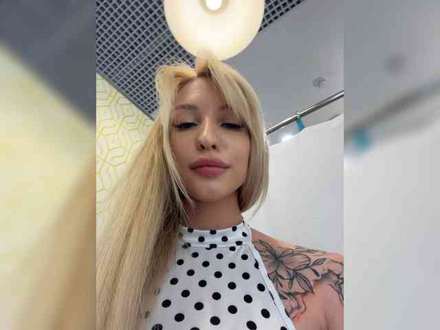 Cristi-Candy's chat room