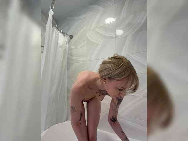 Cristi-Candy's chat room
