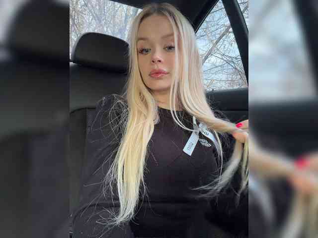 -Riviera-'s chat room