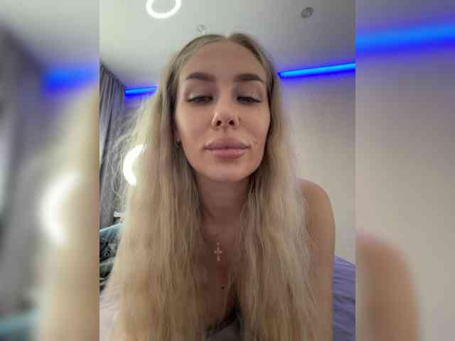 -Lovensesgirl-'s chat room