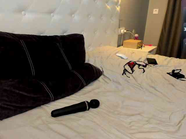Emmanyxxx's chat room