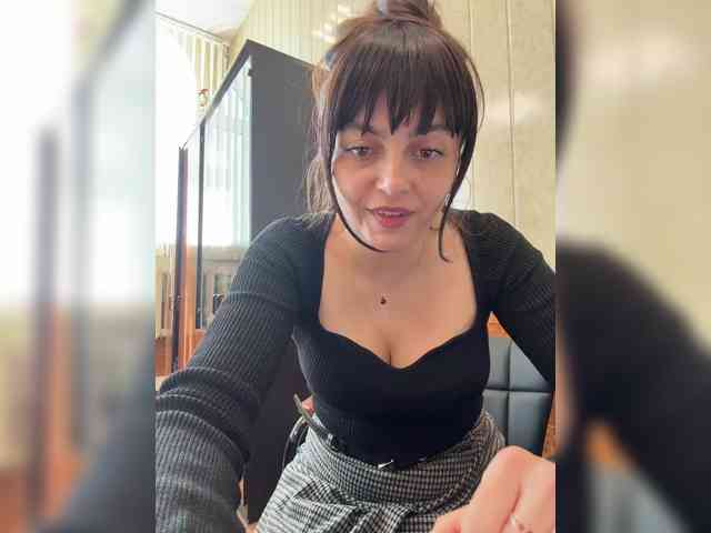 LustySass's chat room