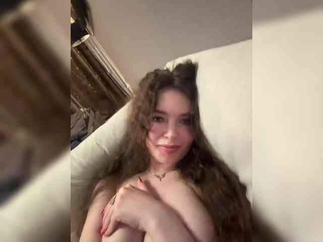 YourLadyyy's chat room