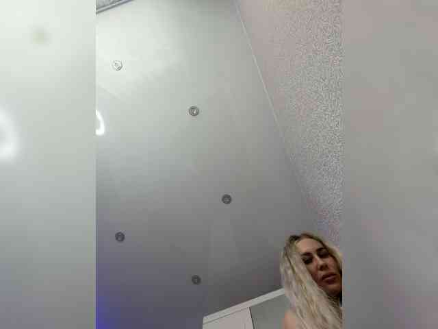 -Lovensesgirl-'s chat room