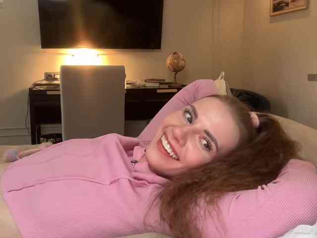 VikkiExtraCheese's chat room