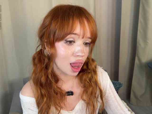 LolaXBambi's chat room