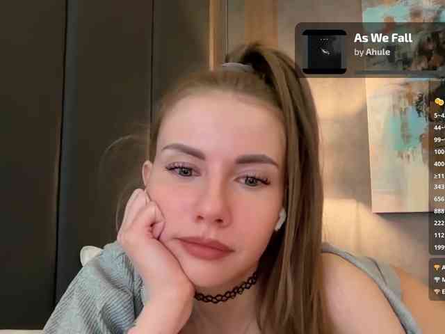 VikkiExtraCheese's chat room