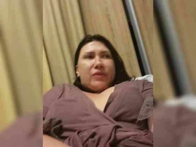 RoxySexy's chat room