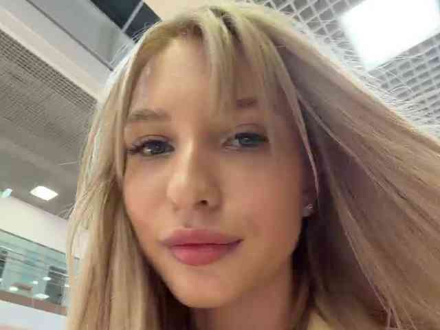 Cristi-Candy's chat room