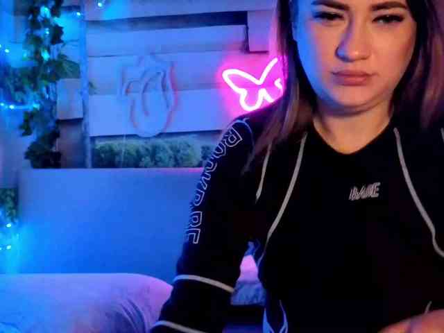 2Laski2's chat room