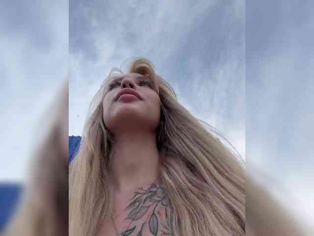 Cristi-Candy's chat room
