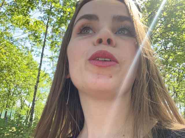 LolaSexxx's chat room