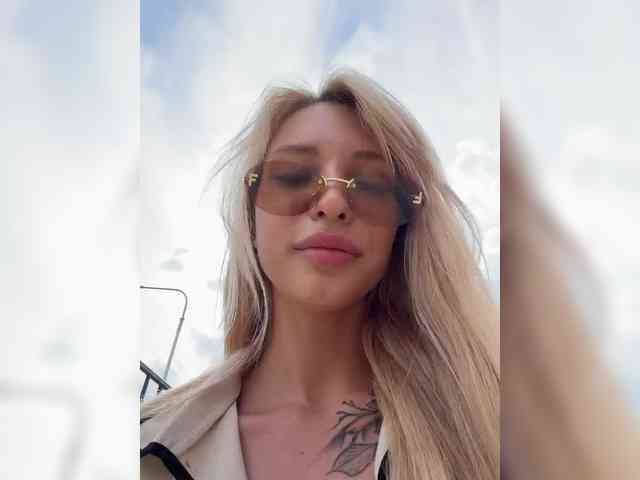 Cristi-Candy's chat room