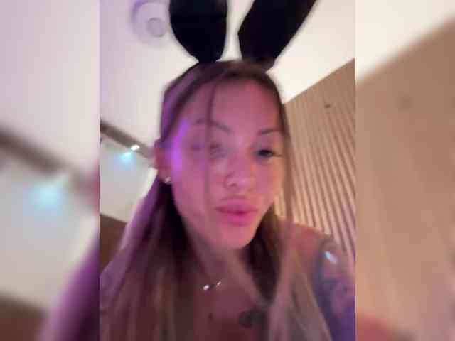 WILD-ANGEL777's chat room