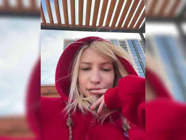 Cristi-Candy's chat room