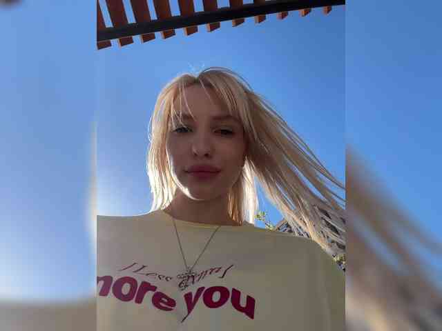 Cristi-Candy's chat room