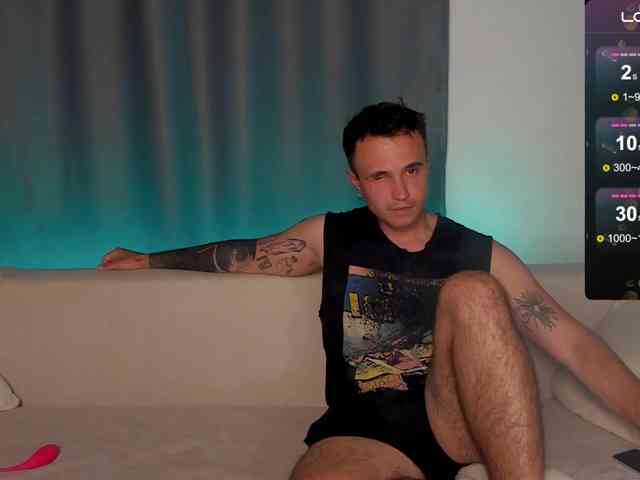mia-max's chat room