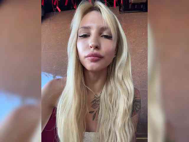 Cristi-Candy's chat room