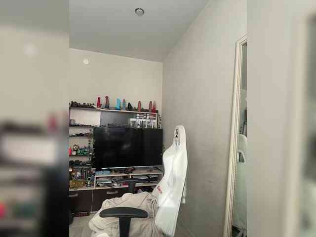 Honey_buns's chat room
