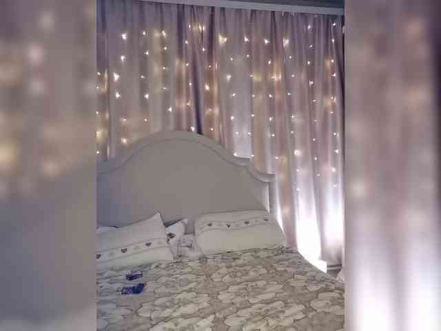 Her-Girl's chat room