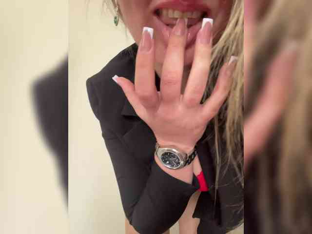 _IBlondy_'s chat room