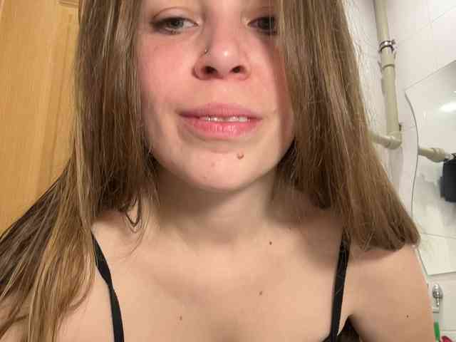LolaSexxx's chat room