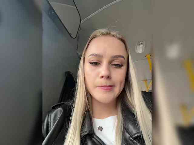 _Katrinka_'s chat room