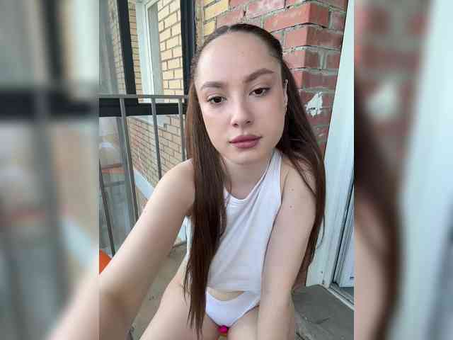-Valeria-'s chat room