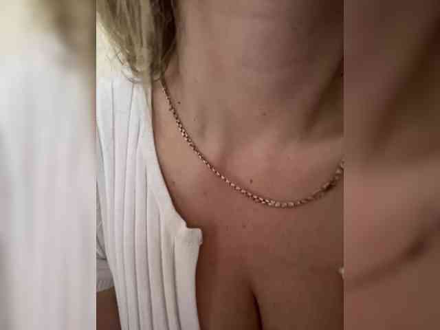 _IBlondy_'s chat room