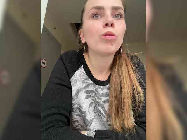 LolaSexxx's chat room