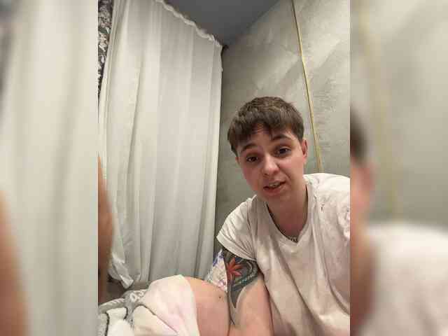 Kris-and-Vanessa's chat room