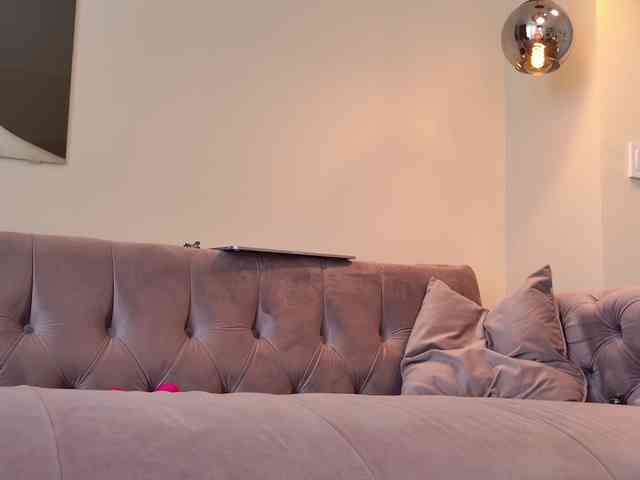 LennaGodess's chat room