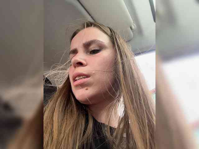 LolaSexxx's chat room
