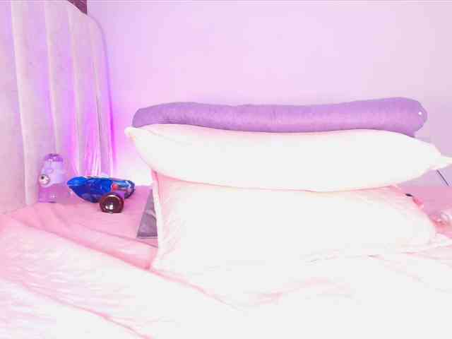 ssusy-ebony's chat room