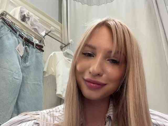 Cristi-Candy's chat room