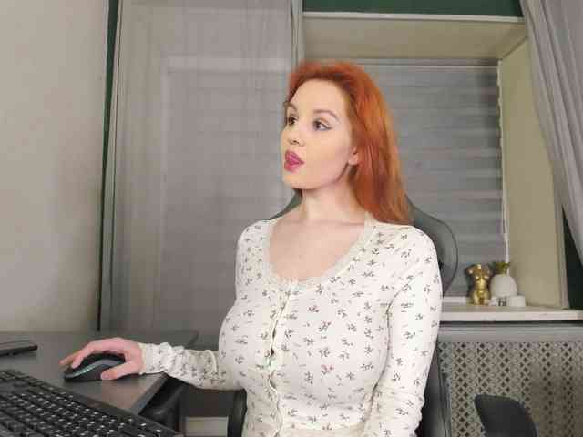 1_Aariella_1's chat room