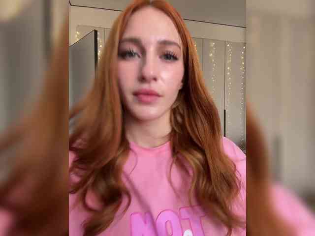 VictoriaBix's chat room