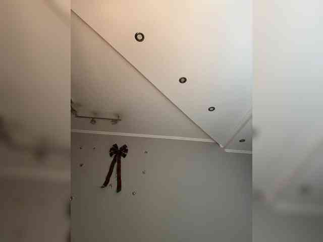 _Meggi_'s chat room