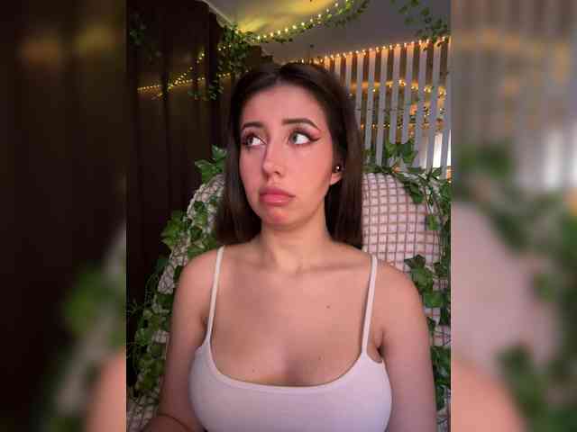 -Violetttttka-'s chat room