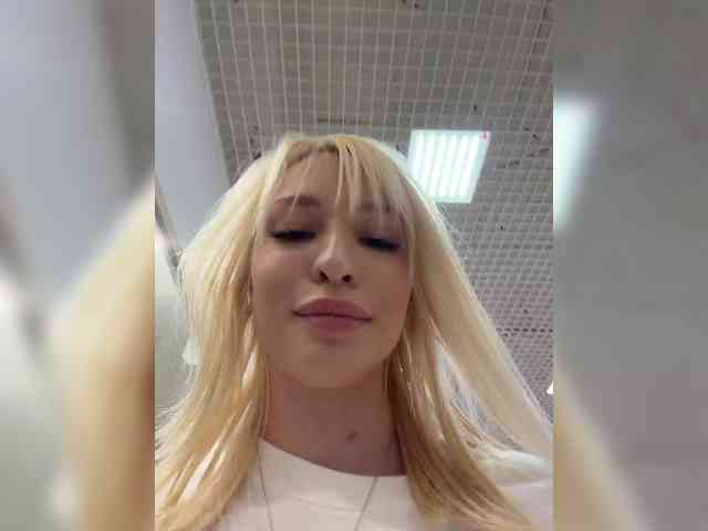 Cristi-Candy's chat room